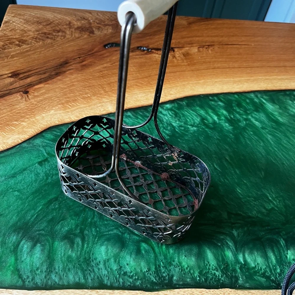 Metal Wire Basket with Handle